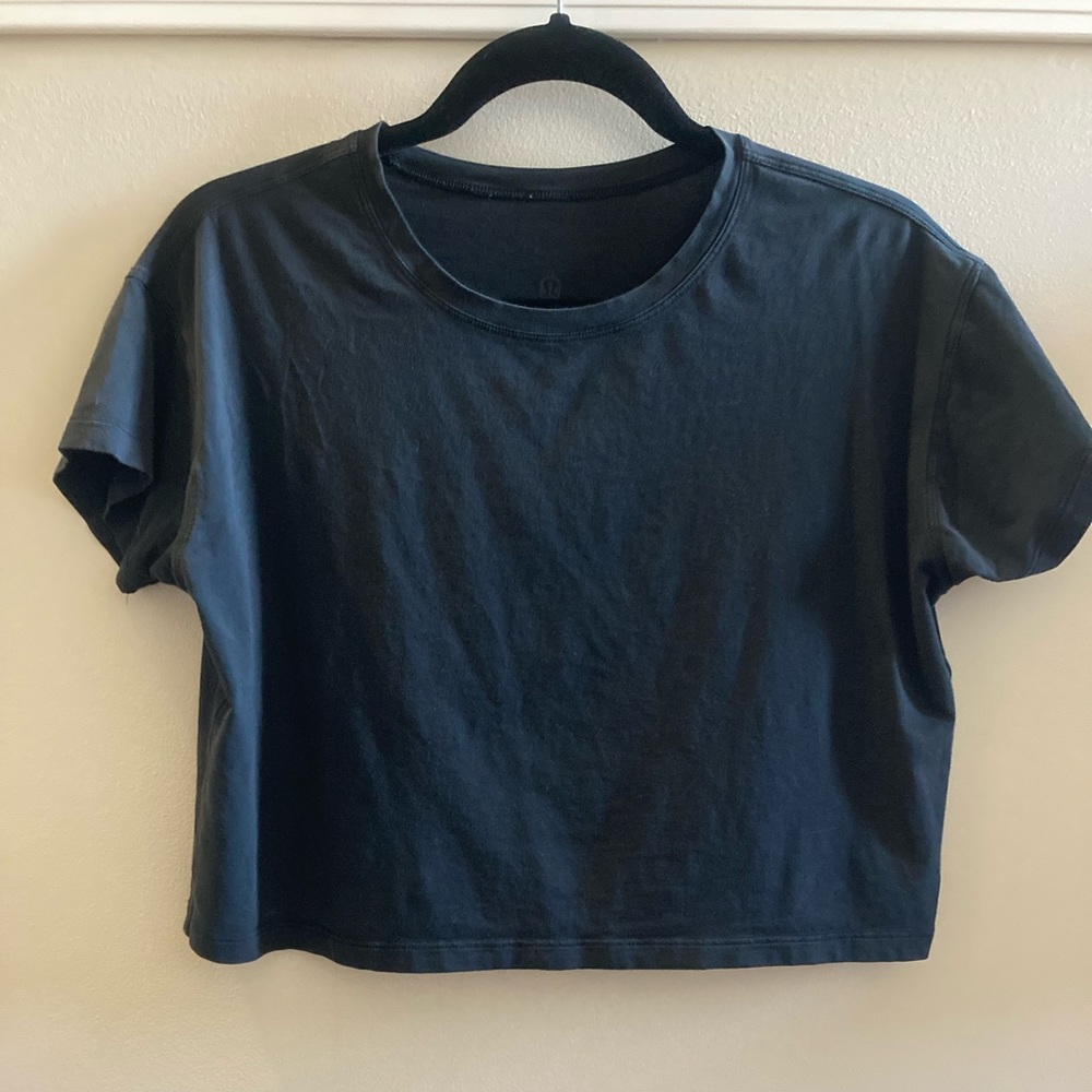 Lulu Lemon Cates t-shirt